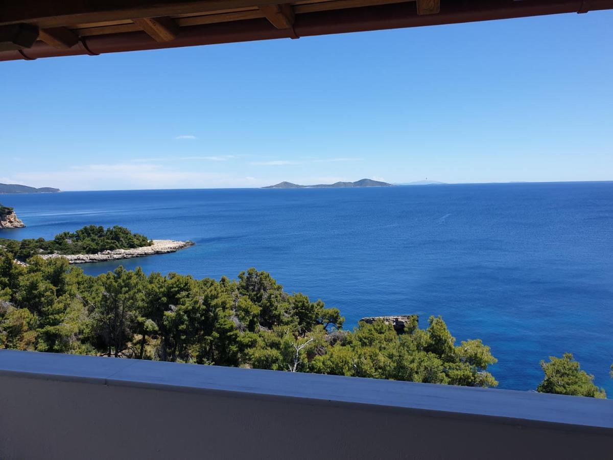 Pantheon Attic Apartment Alonnisos Town Bagian luar foto