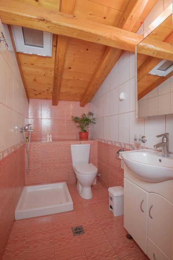 Pantheon Attic Apartment Alonnisos Town Bagian luar foto